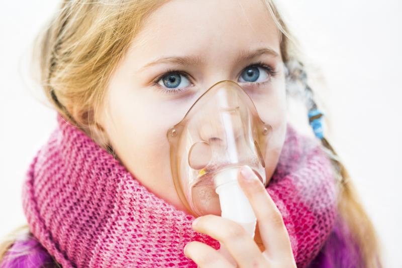 Inhaladores y nebulizadores para niños con tos y resfriado