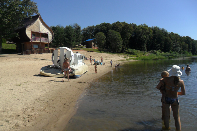 Отдохнуть летом на волге. Курорт на реке Волга. Отдыхающие на Волге. Волга река места для отдыха. Волга река база отдыха.